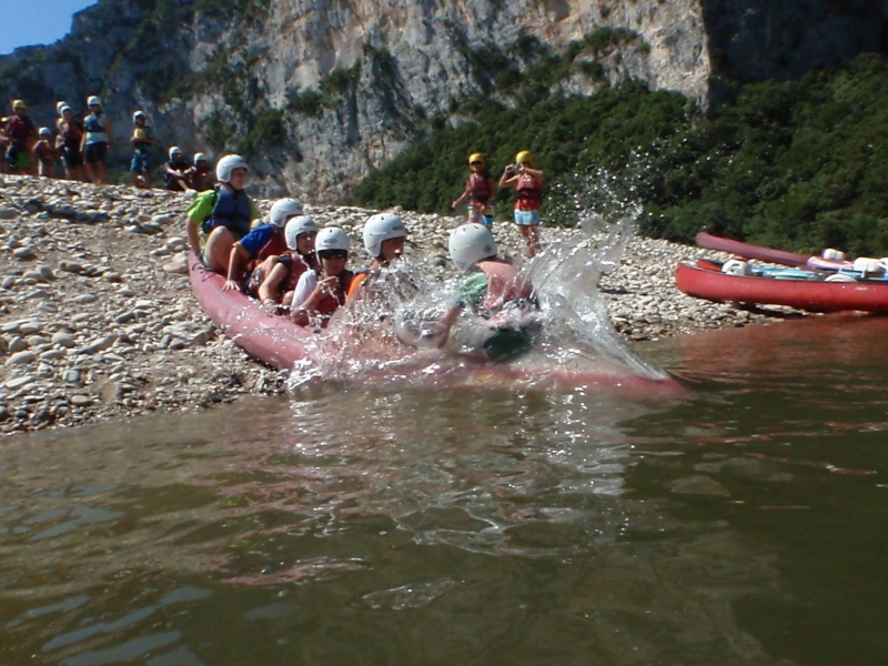 Village Camps International Summer Camp Ard&egrave;che, France 2019-07-26 https://www.villagecamps.com/journals_admin/images/22-35-Rock slide water entry.jpg